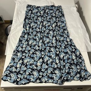 Blue floral Old navy skirt, size 16